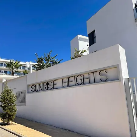 Apartamento Sunrise Heights 2035 *